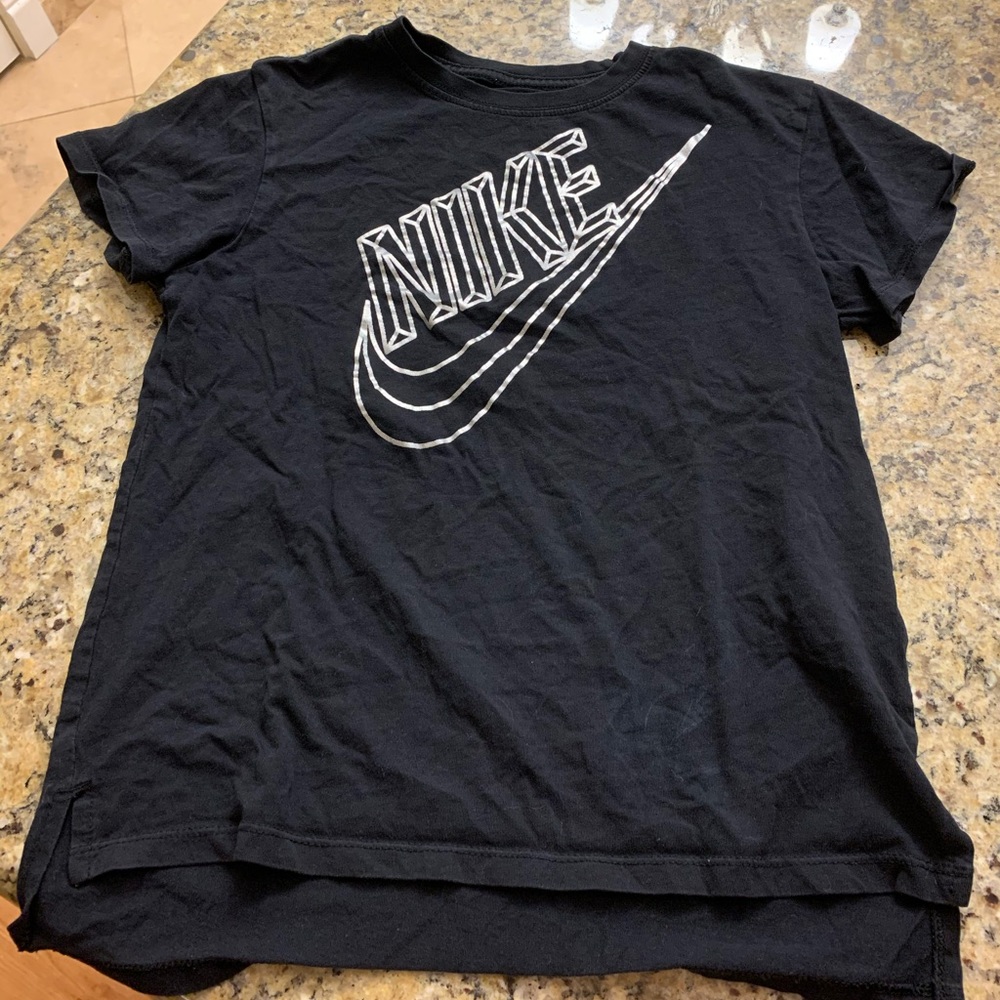 Girl’s Nike Top